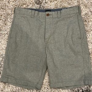 Men’s Heather Green J Crew Shorts - W32 - Inseam 9” - Like New